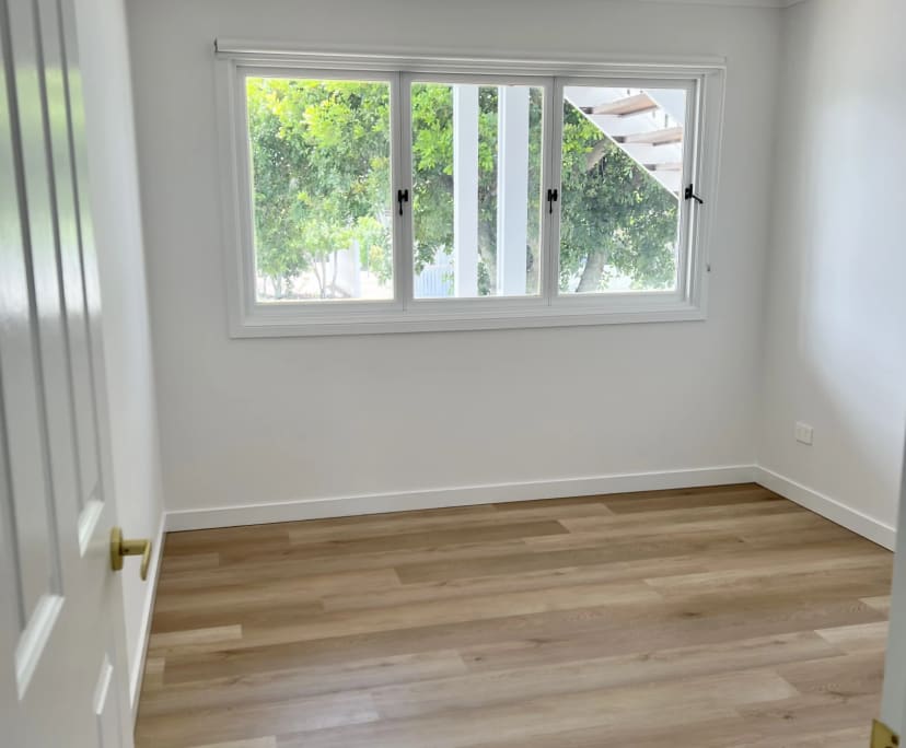 Whole Property for Rent in Sandgate, Brisbane 525...