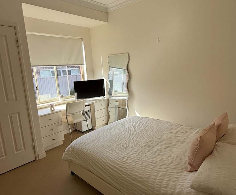 Furnished room with own bathroom