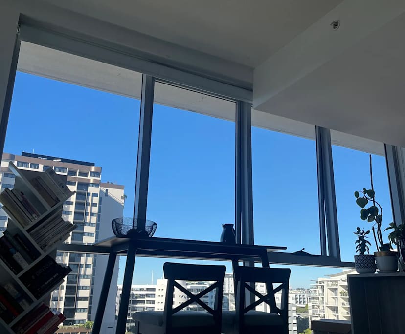 $330, Flatshare, 2 bathrooms, Milton QLD 4064