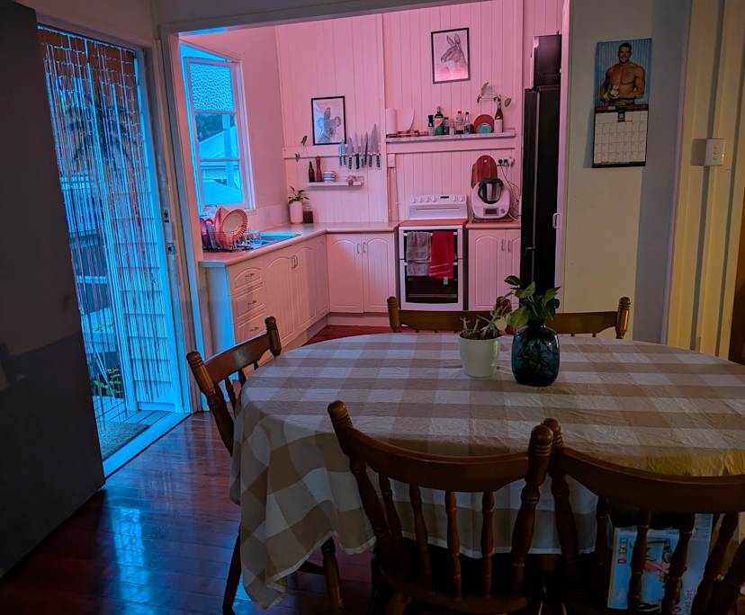 $350, Share-house, 2 bathrooms, Kangaroo Point QLD 4169