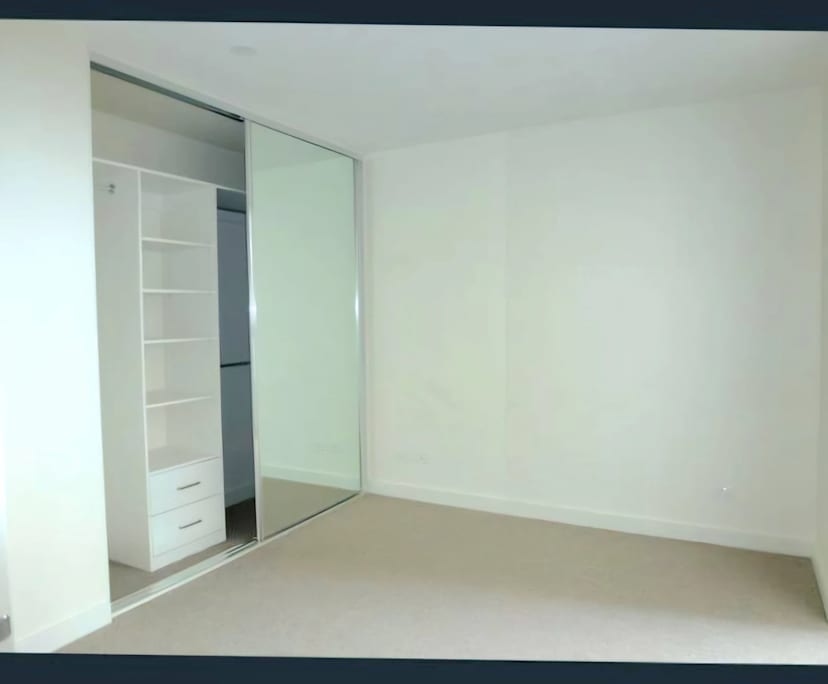 $400, Flatshare, 2 bathrooms, Brunswick East VIC 3057