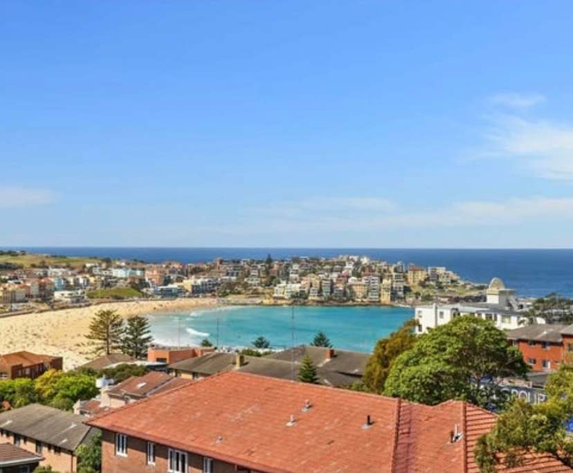 Unfurnished room with ensuite in a flatshare