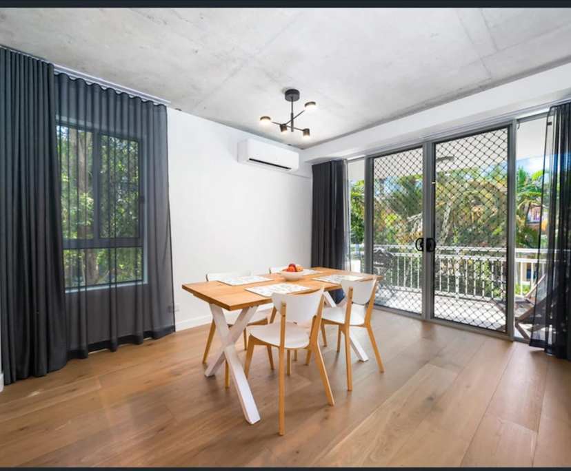 $385, Flatshare, 2 bathrooms, Labrador QLD 4215