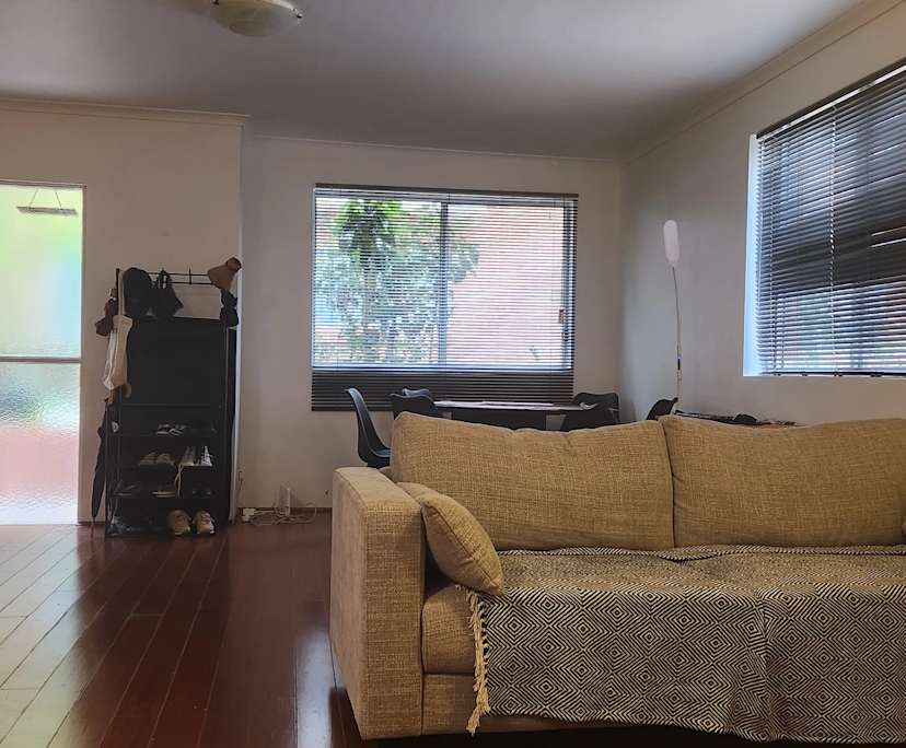 Whole property with 1 room for rent