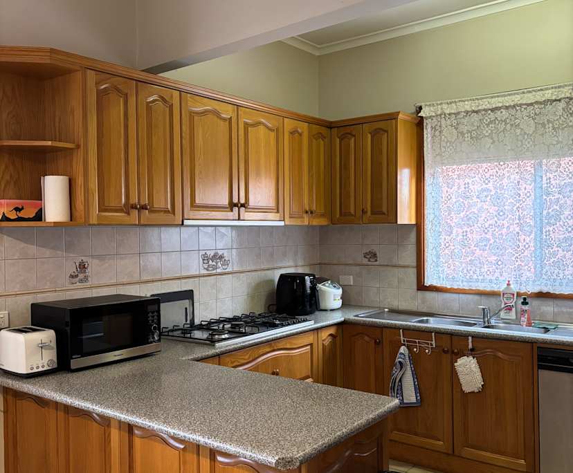 $300, Share-house, 4 bathrooms, Ascot Vale VIC 3032