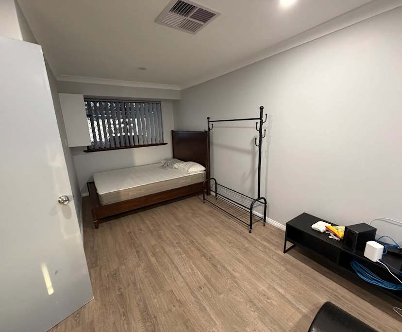 Room in a share house