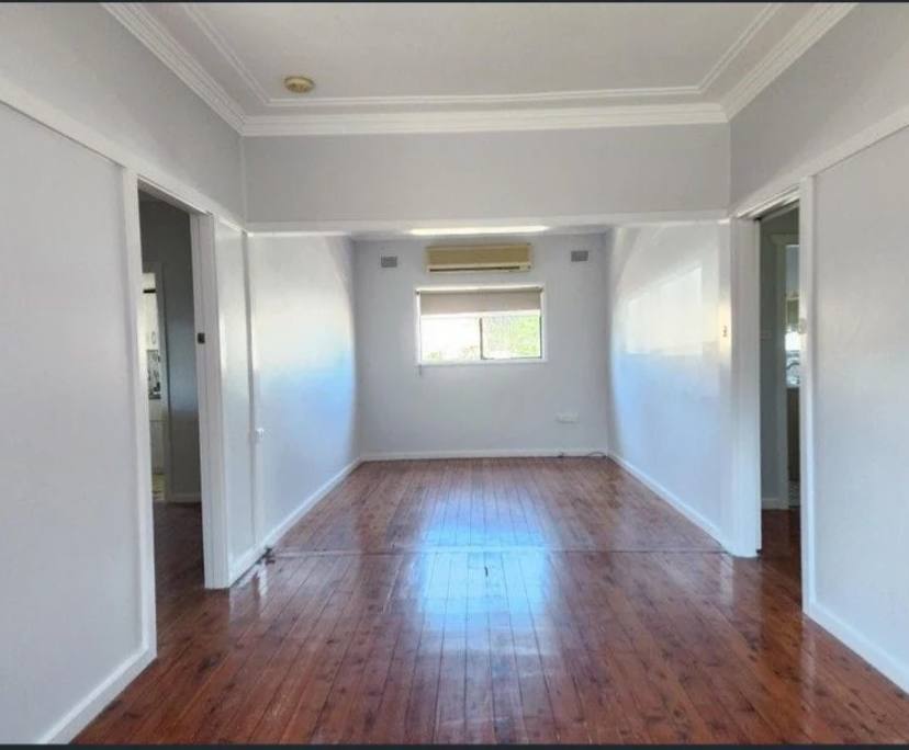 Unfurnished room in a flatshare