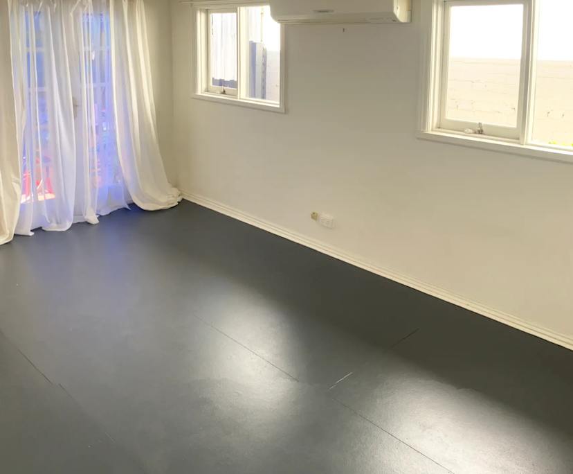 Room in a share house