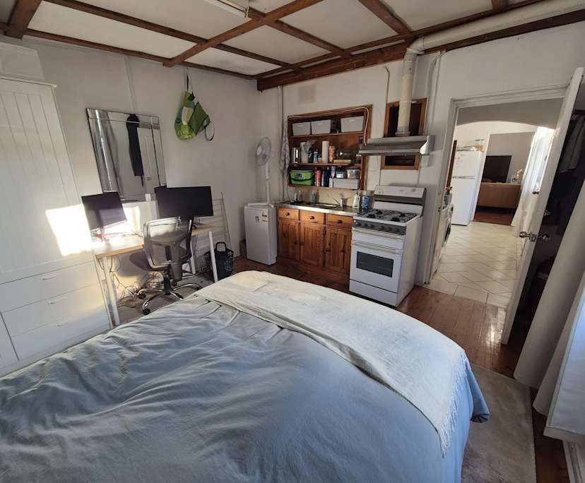 Room in a share house