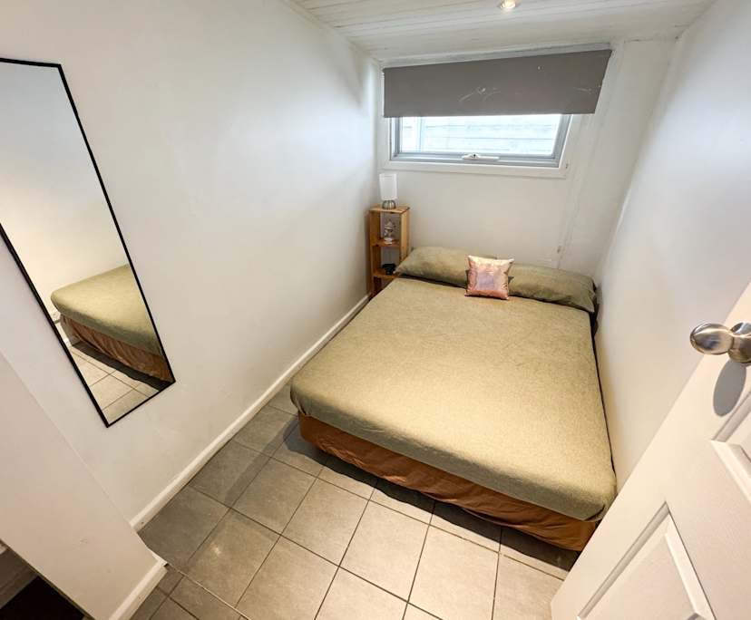 $750, Whole-property, 4 bathrooms, Balaclava VIC 3183