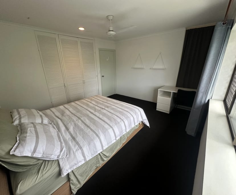 Unfurnished room in a flatshare