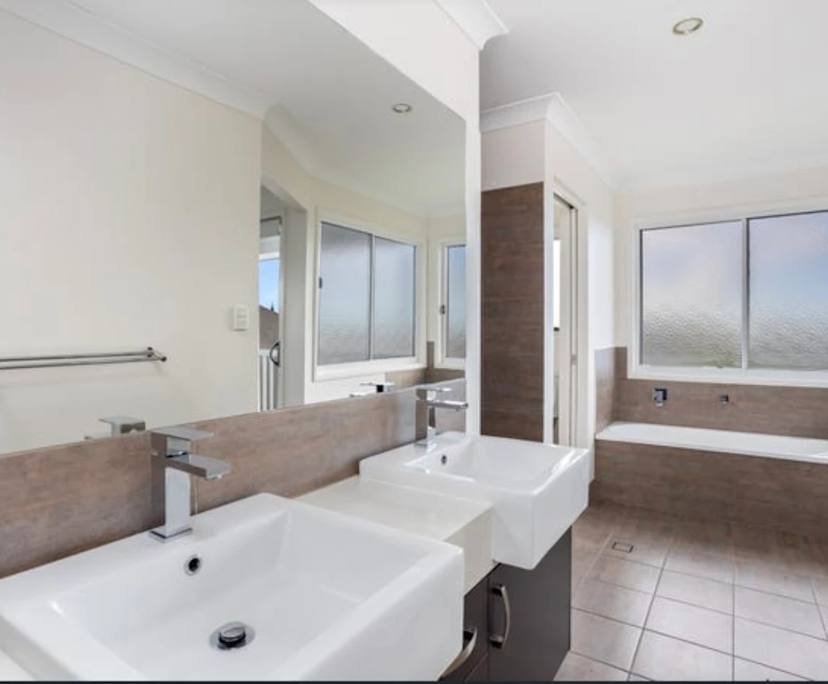 Unfurnished room in a share house