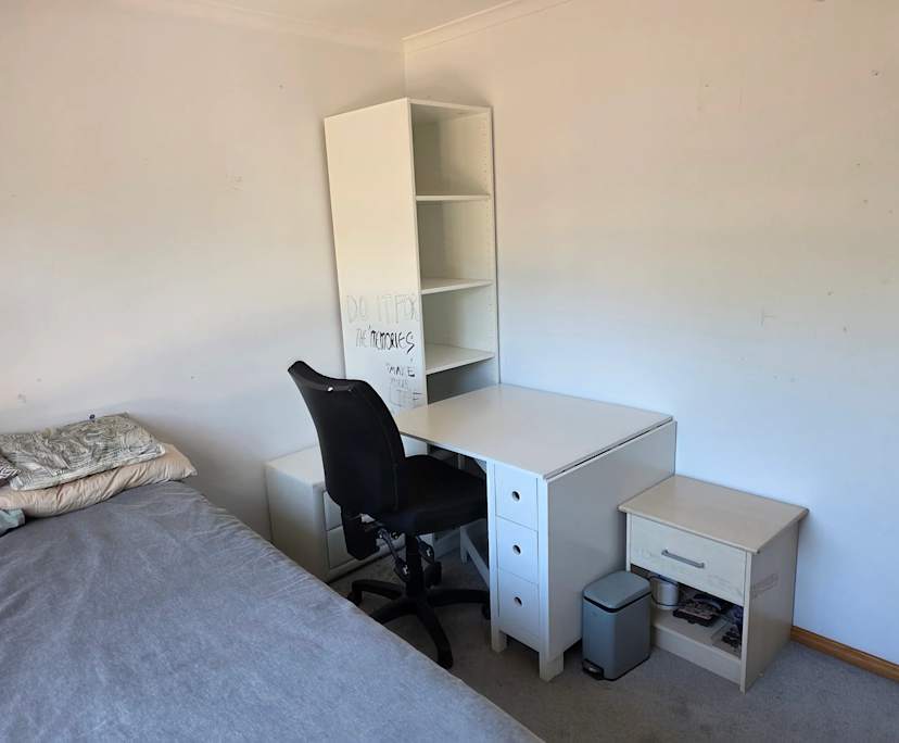 Room in a share house