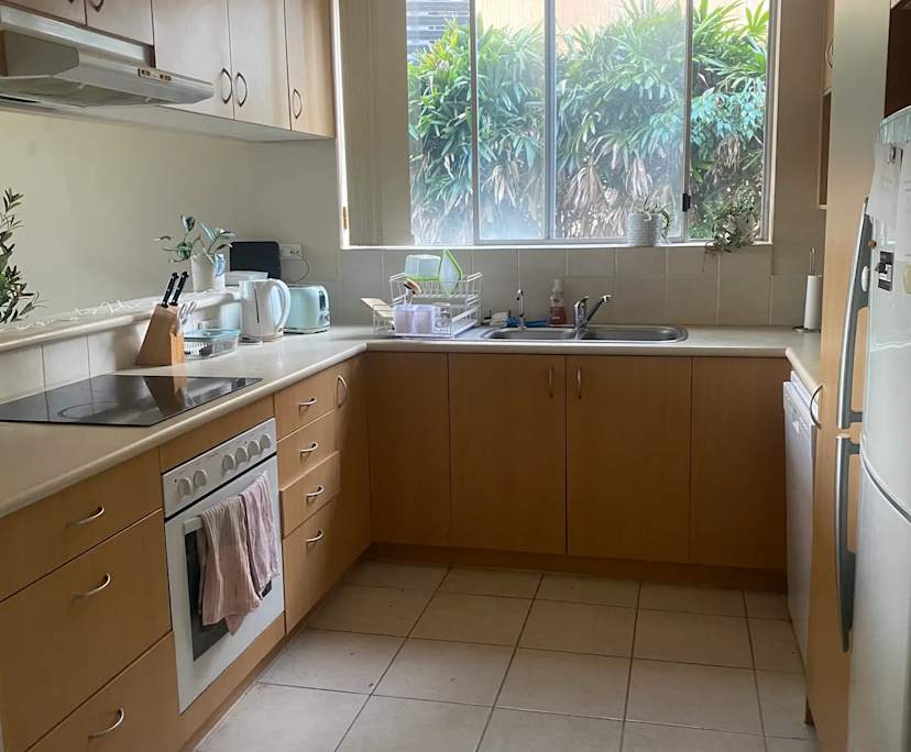 Unfurnished room with ensuite in a flatshare