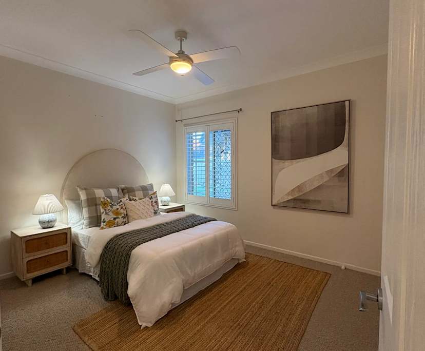 Furnished room in a share house