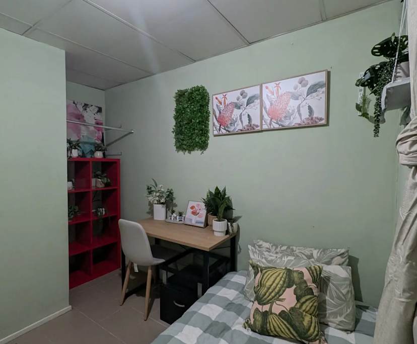 Furnished room in a share house