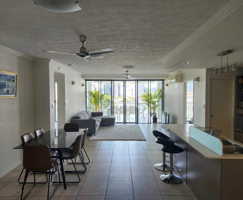 Room for Rent in Cairns City, Cairns 360, Flexibl...