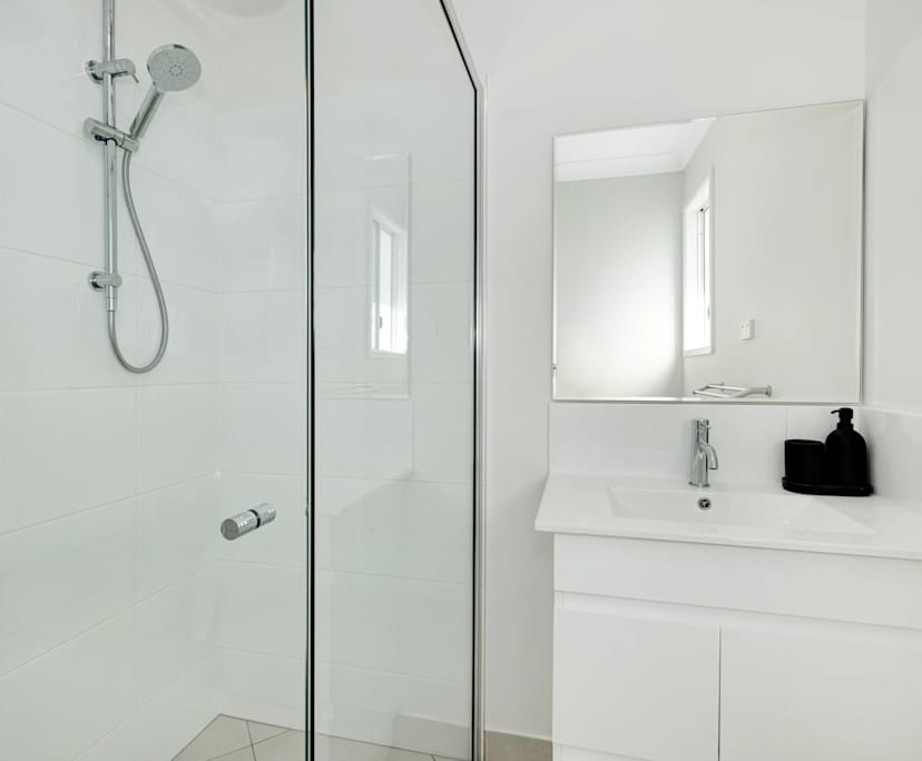 $350, Share-house, 5 bathrooms, Oonoonba QLD 4811