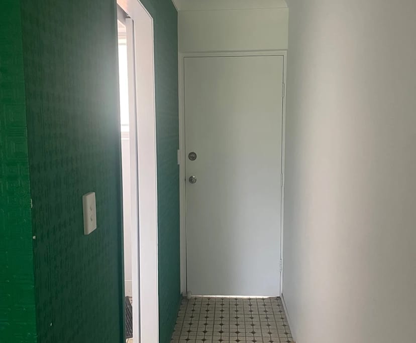 $300, Flatshare, 2 bathrooms, Saint Lucia QLD 4067