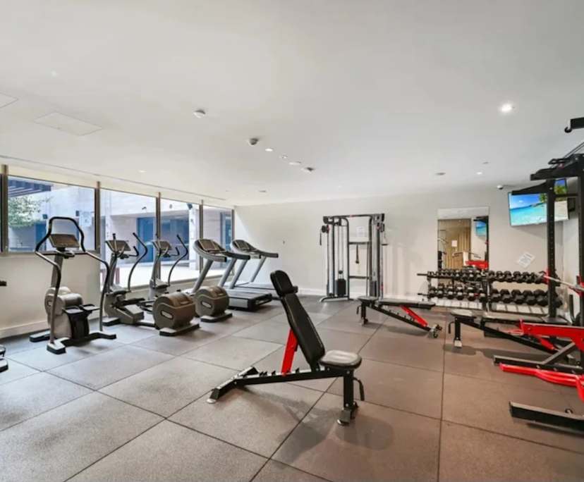 $950, Whole-property, 2 bathrooms, Caulfield North VIC 3161