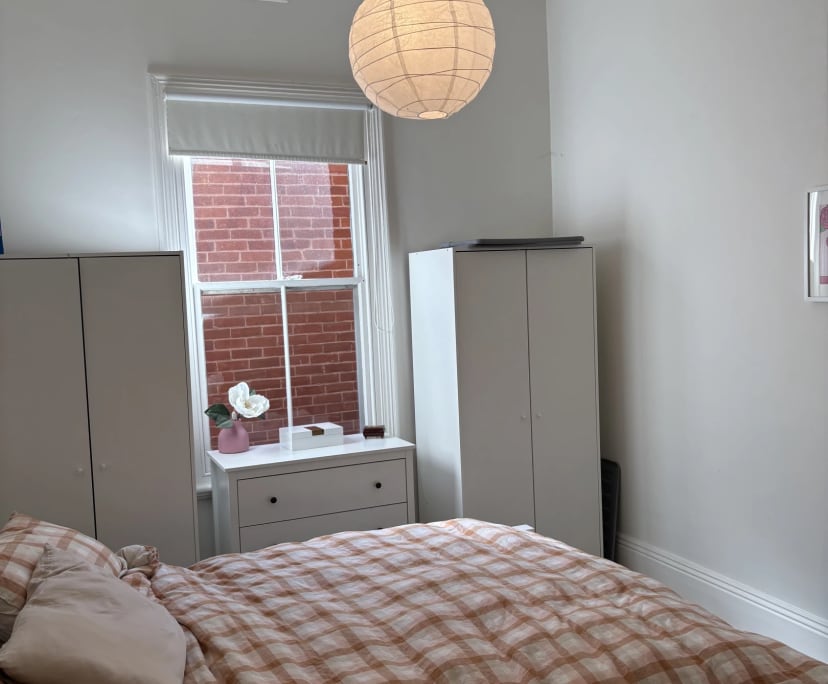 Room in a share house