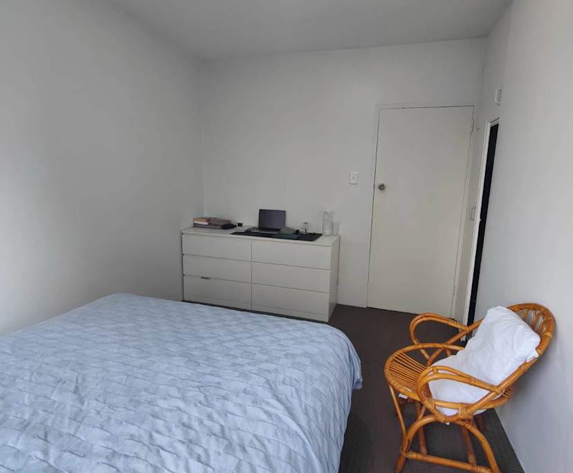 Furnished room in a flatshare
