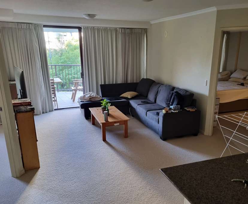 Furnished room with ensuite in a flatshare