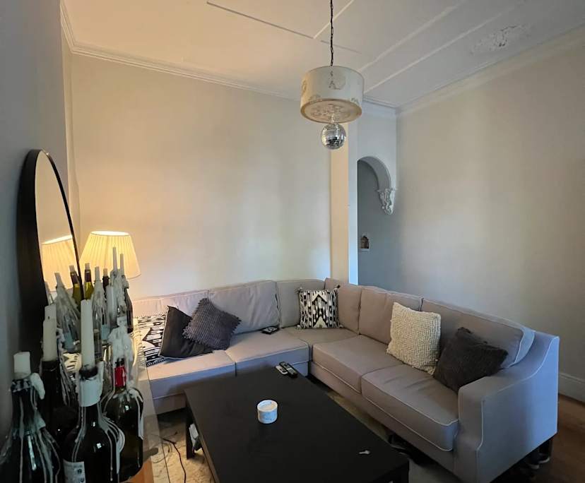 Room in a share house