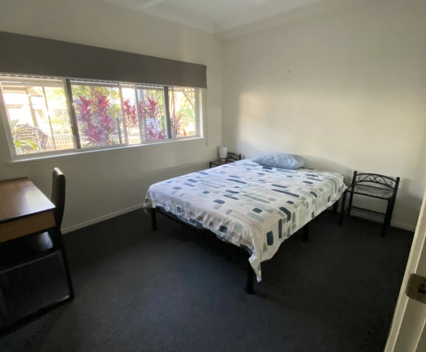 $290, Whole-property, 2 bathrooms, Cairns North QLD 4870