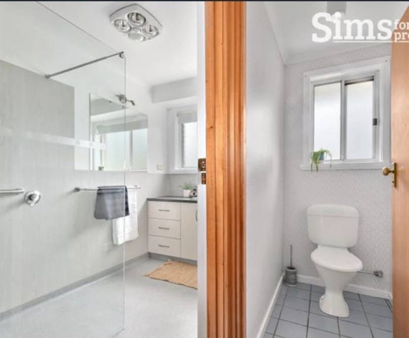 Furnished room in a share house