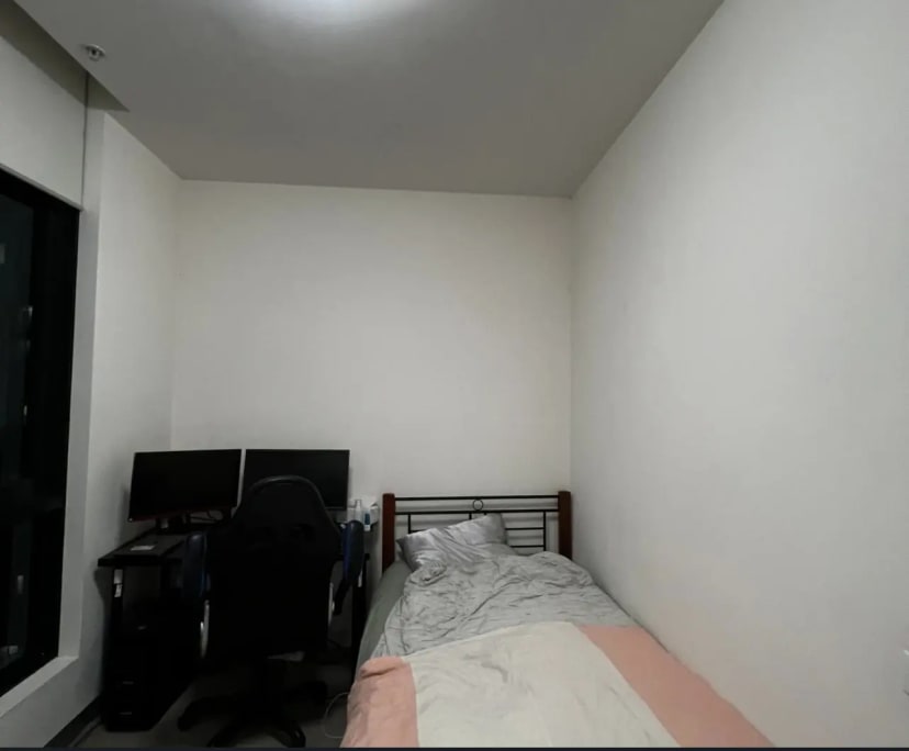 Furnished room in a flatshare