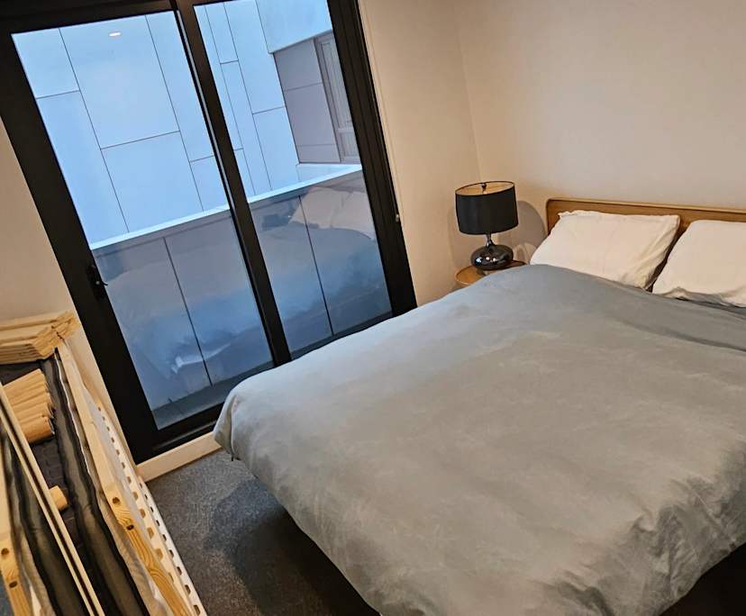 $300, Flatshare, 2 bathrooms, Elsternwick VIC 3185