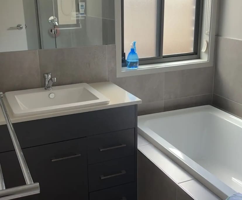 $300, Share-house, 3 bathrooms, Baringa QLD 4551