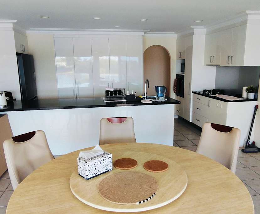 $475, Share-house, 3 bathrooms, Benowa QLD 4217