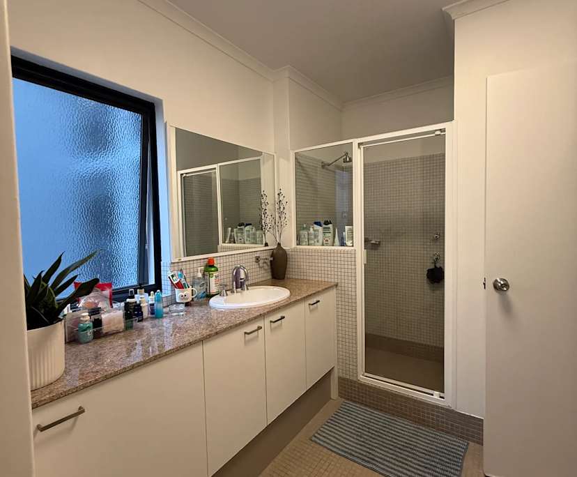 $350, Flatshare, 2 bathrooms, Perth WA 6000