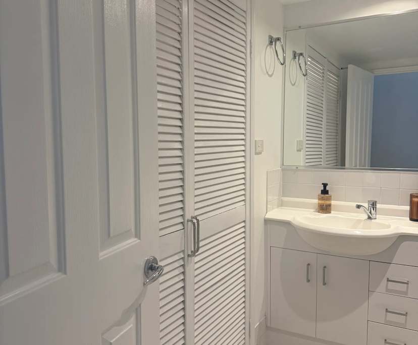 Unfurnished room with own bathroom