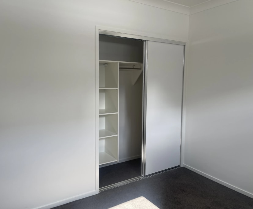 $300, Share-house, 3 bathrooms, McDowall QLD 4053