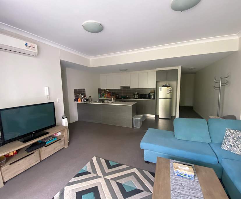 Unfurnished room in a flatshare