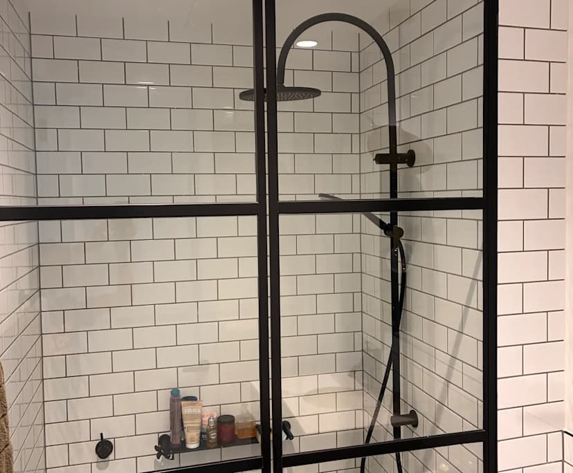 Whole property with 2 rooms for rent