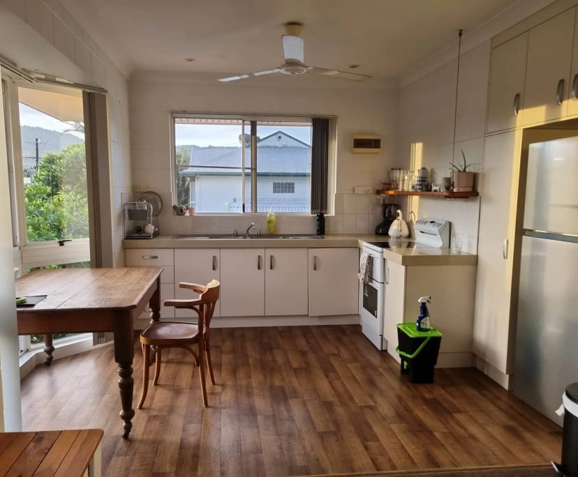 Room for Rent in Manoora, Cairns 220, Furnished,