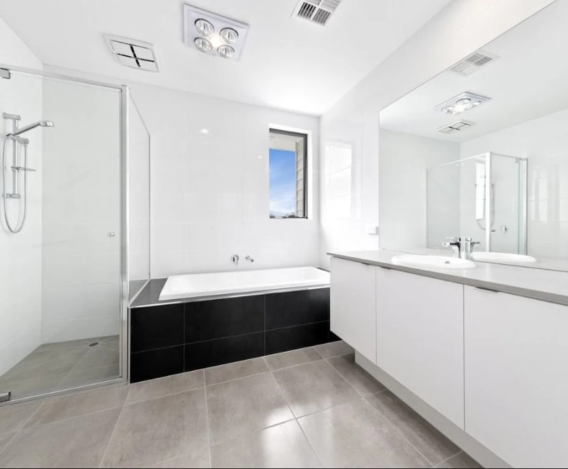 Room with ensuite in a share house