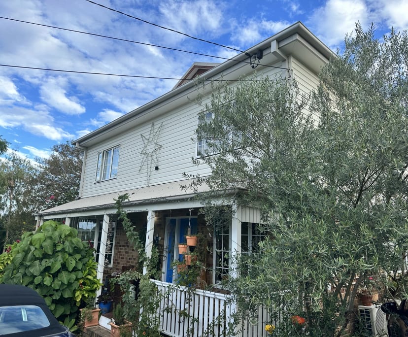 Room in a share house