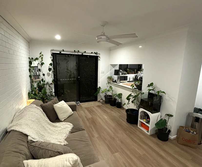 Room in a share house