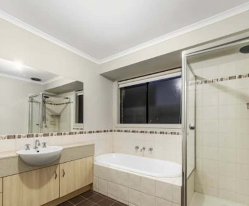 $210, Share-house, 4 bathrooms, Cranbourne VIC 3977