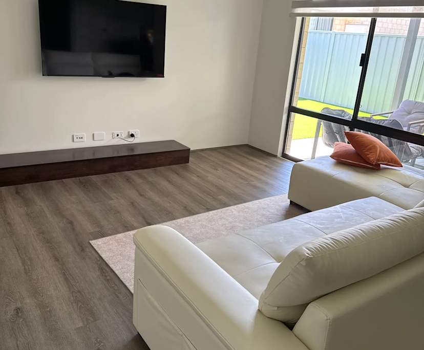 $250, Share-house, 2 bathrooms, Brabham WA 6055