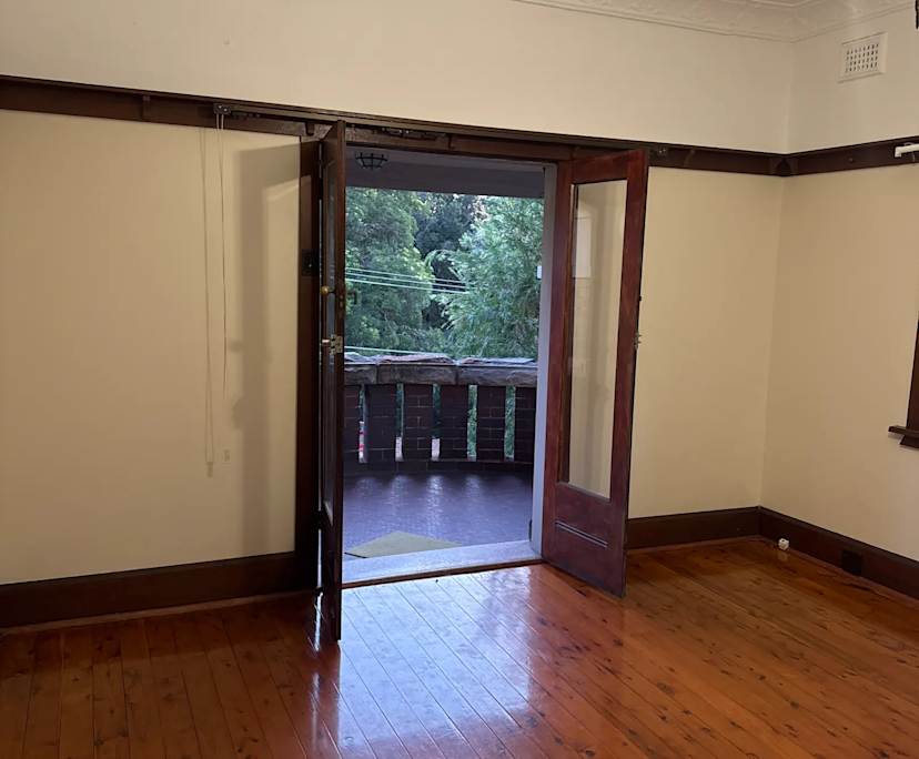 Room in a share house