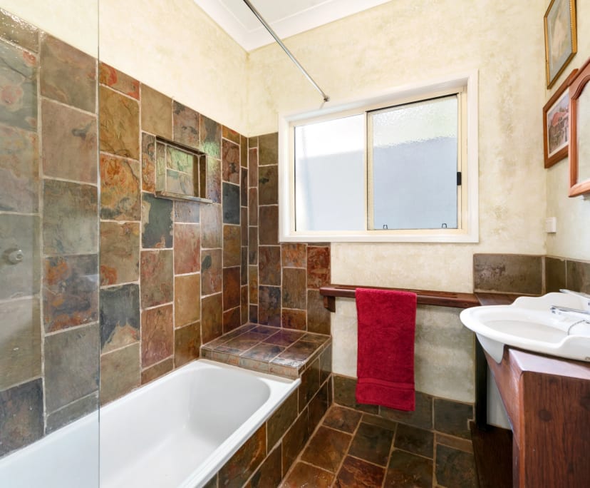 $250, Share-house, 4 bathrooms, Mount Crosby QLD 4306