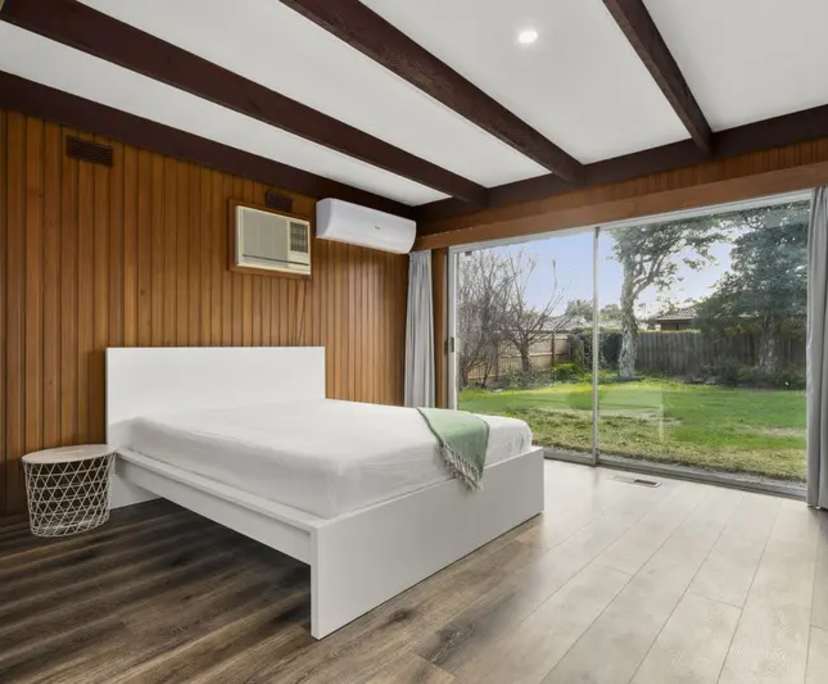 Room in a share house