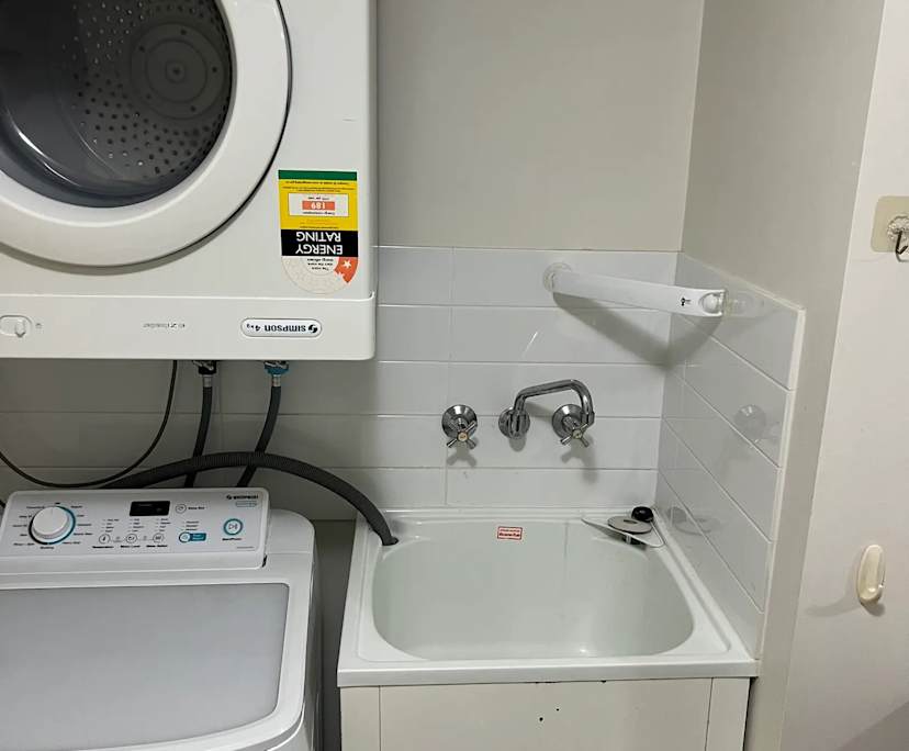 $250, Flatshare, 3 bathrooms, Cairns North QLD 4870