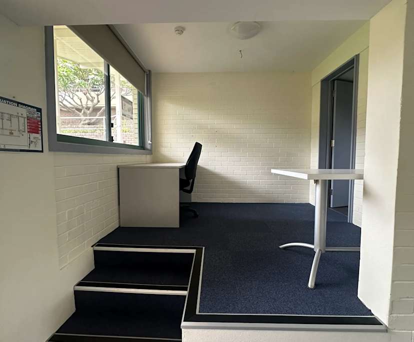 Unfurnished room studio flat for rent